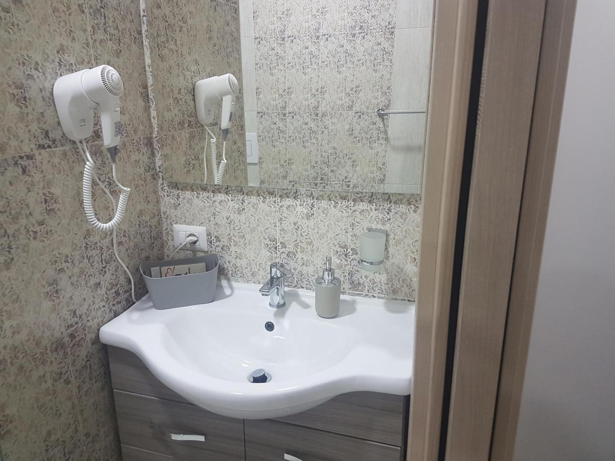 Reginahouse Apartment เนเปิลส์ ภายนอก รูปภาพ