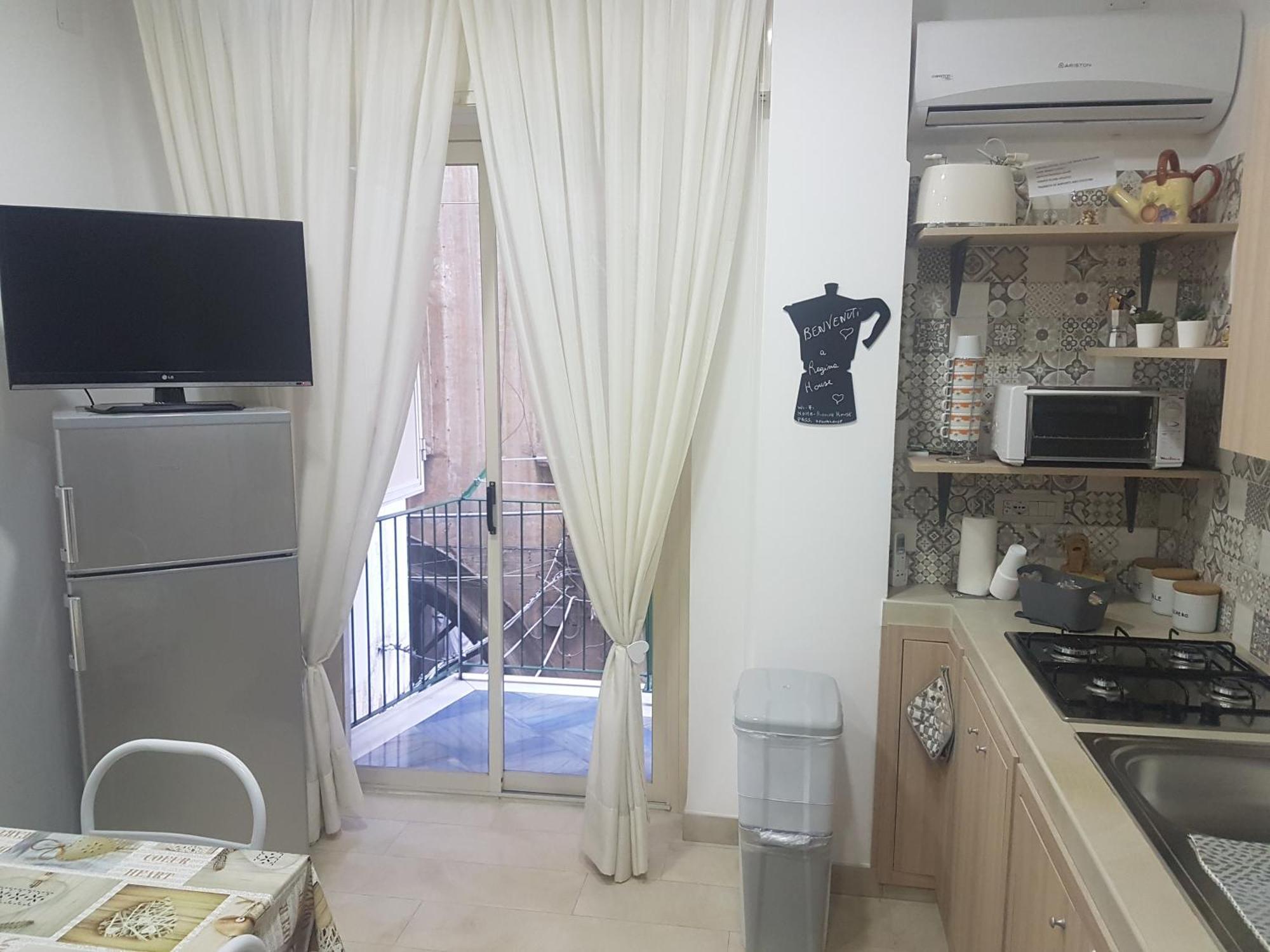 Reginahouse Apartment เนเปิลส์ ภายนอก รูปภาพ